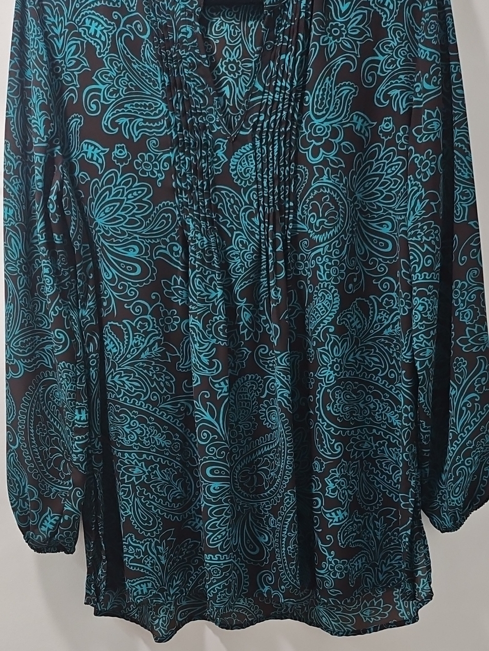 Susan Graver Paisley Pin Tuck Tunic Blouse Sz Medium Brown Teal Boho V-Neck - Picture 4 of 9